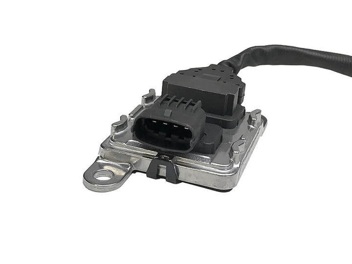 Redline Emissions Products Replacement NOx sensor for Volvo (22303384 / S11384)